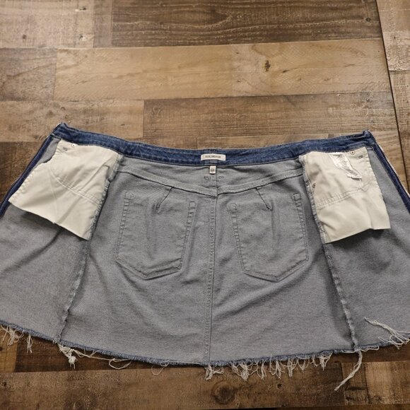 GOOD AMERICAN Zip Denim Mini Skirt Women's 8/29 High Rise Raw Hem - Picture 7 of 8